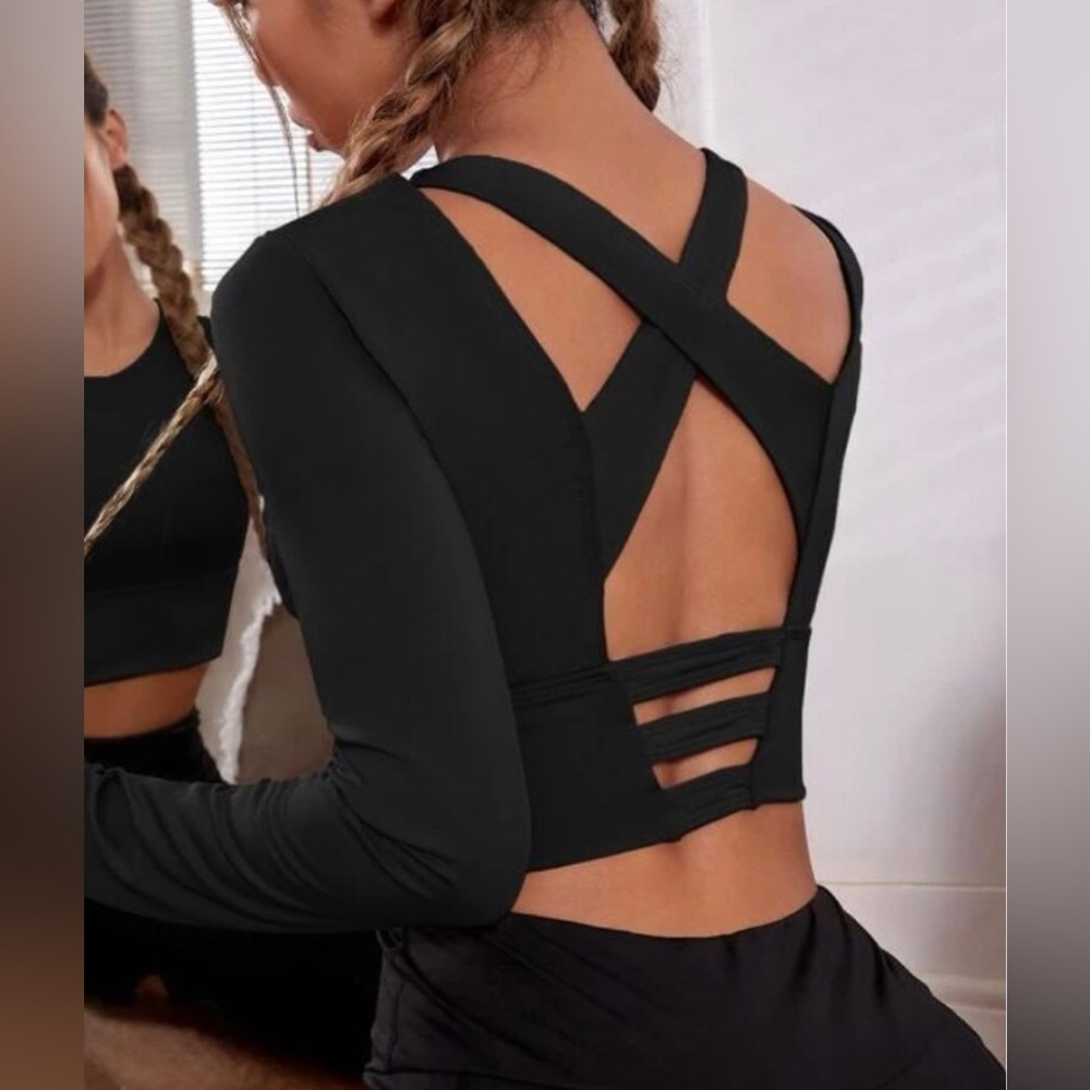 Athletic crop top crisscross Strappy back black sexy open back women’s NWT